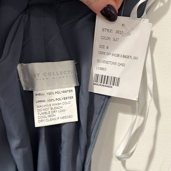 Dress - Picture 2 of 3